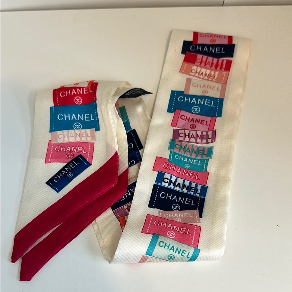 Multicolor Logo Silk Twilly